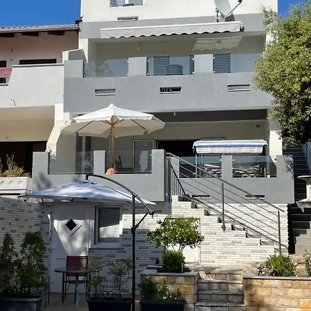 Bakula Apartment