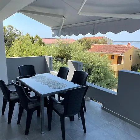 Bakula Lägenhet Mandre